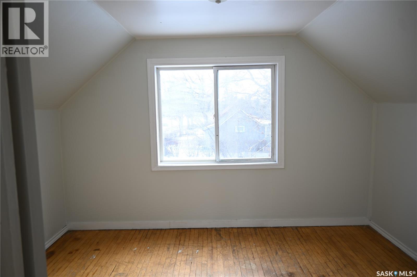 4201 6Th Avenue, Regina, SK - Indoor Photo Showing Other Room