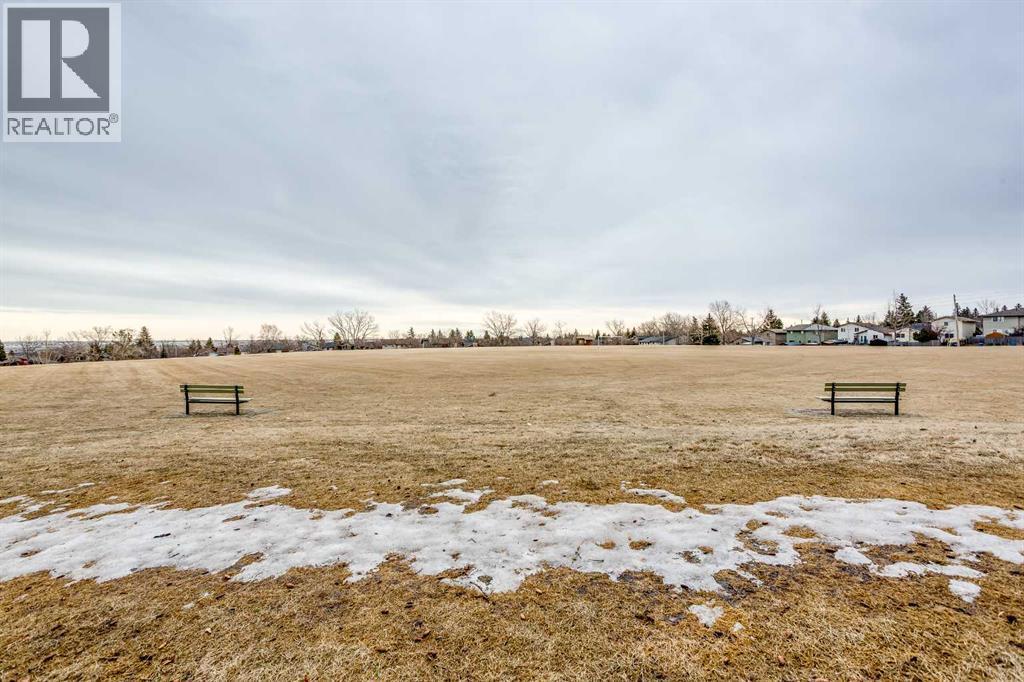 9, 225 Berwick Drive Nw, Calgary, AB - Outdoor With View