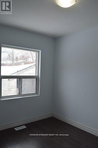 Main Upper - 3 Strode Drive, Toronto, ON - Indoor Photo Showing Other Room