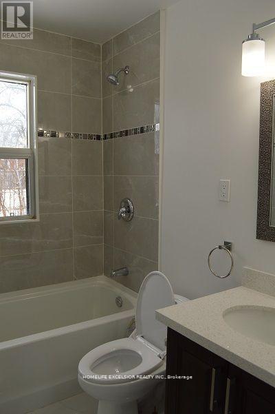 Main Upper - 3 Strode Drive, Toronto, ON - Indoor Photo Showing Bathroom