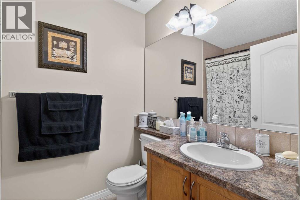 4 Piece Bath 2nd Level - 627 Auburn Bay Heights Se, Calgary, AB - Indoor Photo Showing Bathroom