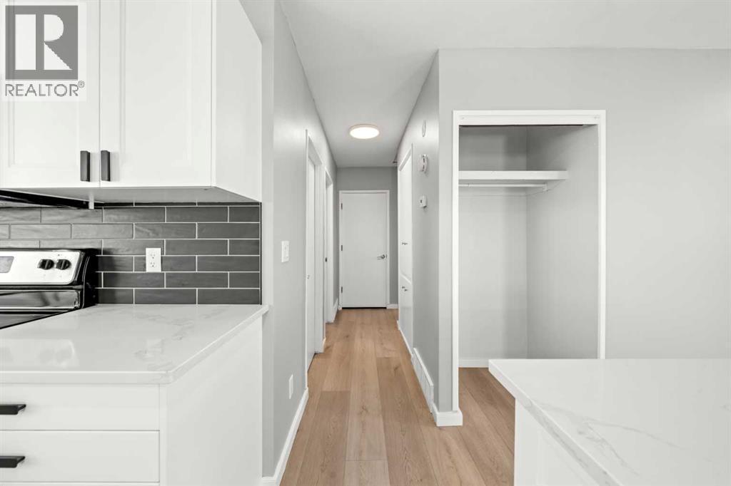 4520 Greenview Drive Ne, Calgary, AB - Indoor Photo Showing Kitchen