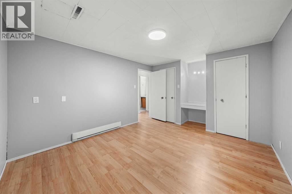 4520 Greenview Drive Ne, Calgary, AB - Indoor Photo Showing Other Room