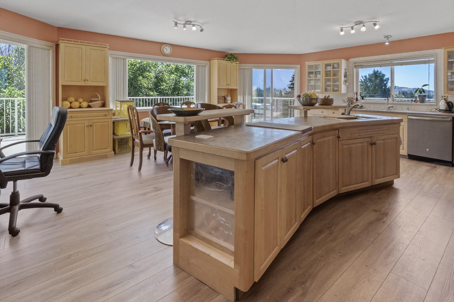 209 27Th Avenue, Erickson, BC - Indoor