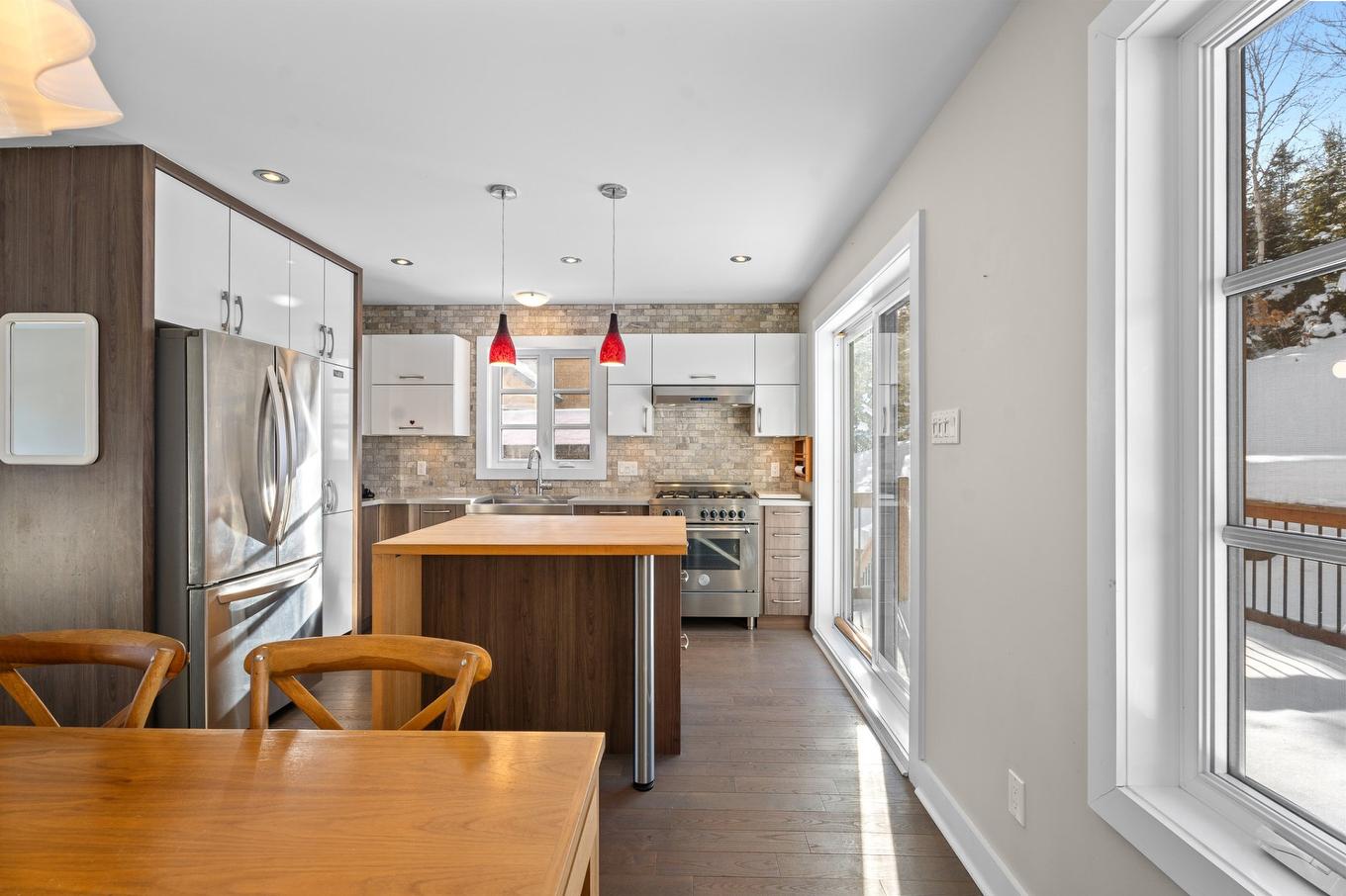 Cuisine - 1548 Rue Roland-Plante, Val-David, QC - Indoor