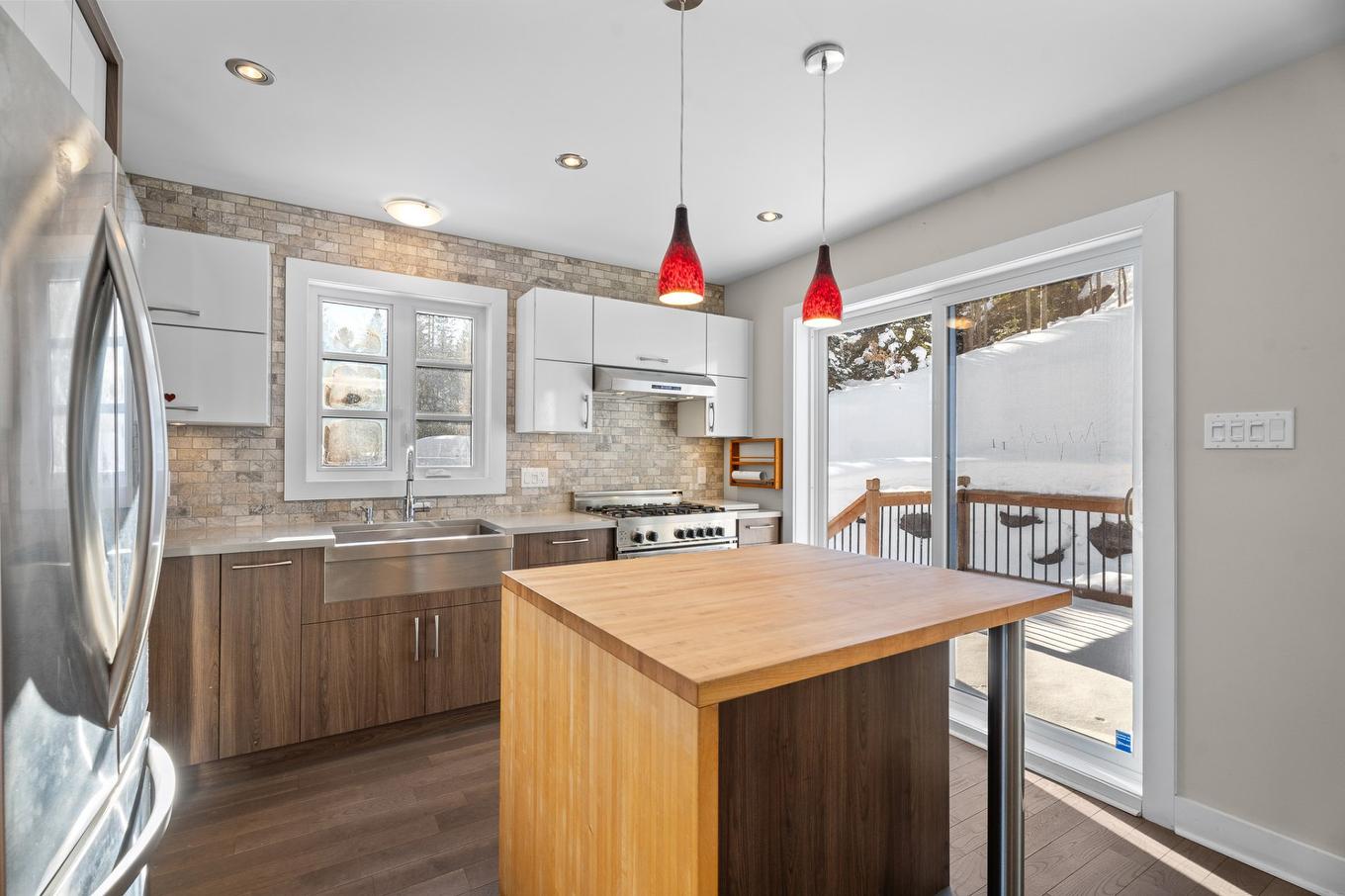 Cuisine - 1548 Rue Roland-Plante, Val-David, QC - Indoor Photo Showing Kitchen With Upgraded Kitchen