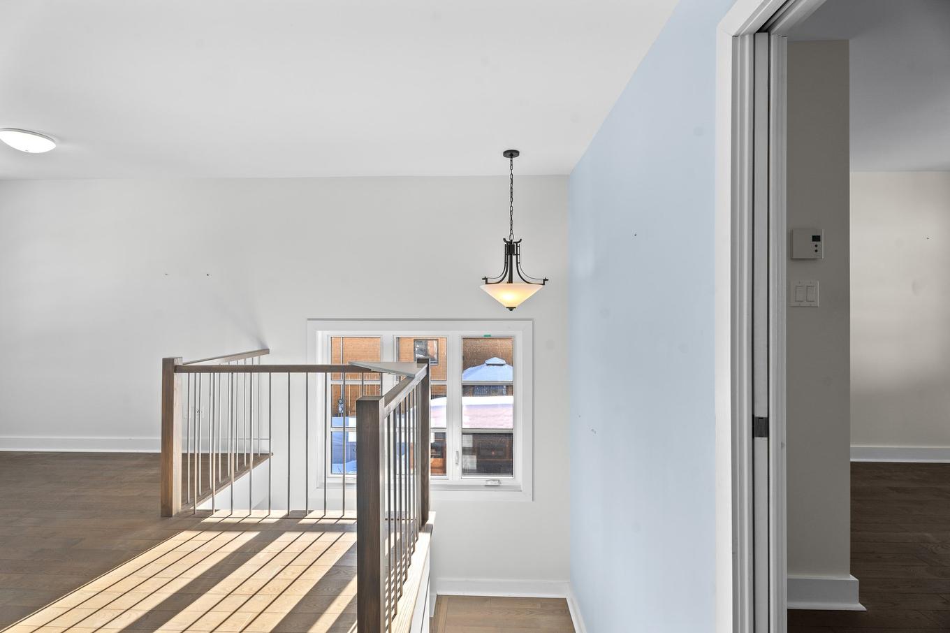 Escalier - 1548 Rue Roland-Plante, Val-David, QC - Photo Showing Other Room
