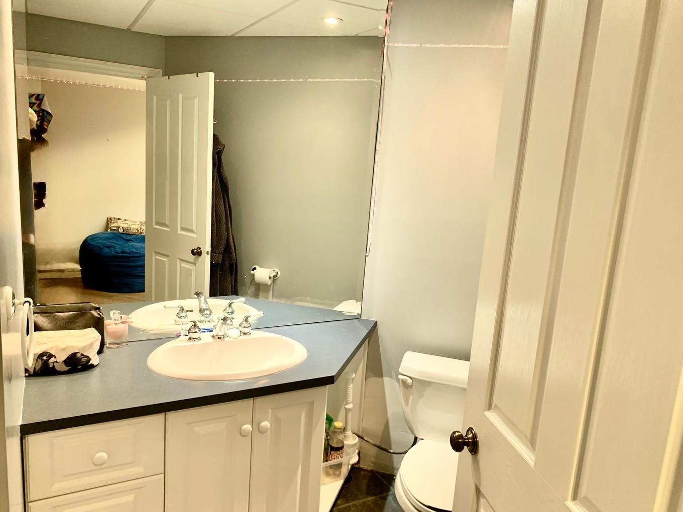 Salle de bains attenante à la CCP - 268 Rue Vallée, Sainte-Anne-De-Bellevue, QC - Indoor Photo Showing Bathroom