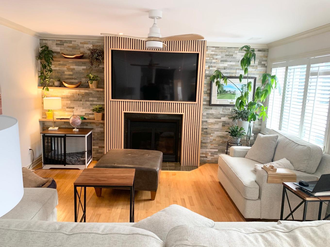 Salle familiale - 268 Rue Vallée, Sainte-Anne-De-Bellevue, QC - Indoor Photo Showing Living Room With Fireplace