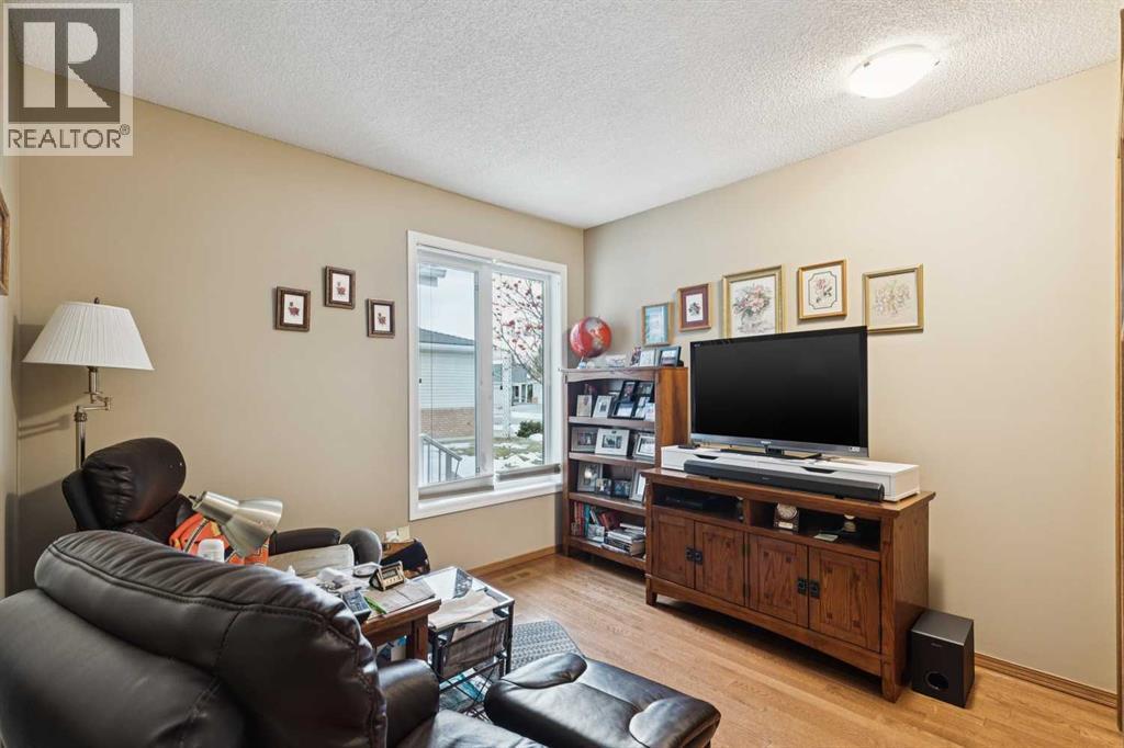 1025 Shawnee Road Sw, Calgary, AB - Indoor