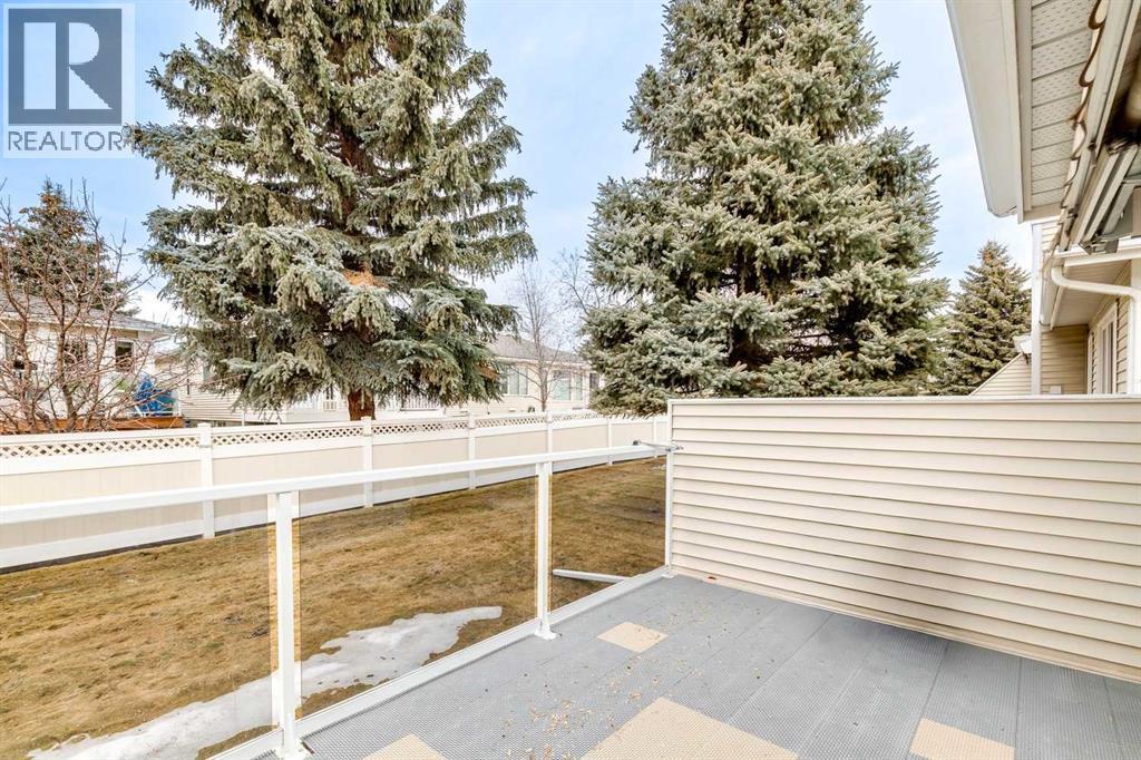 1025 Shawnee Road Sw, Calgary, AB - Outdoor