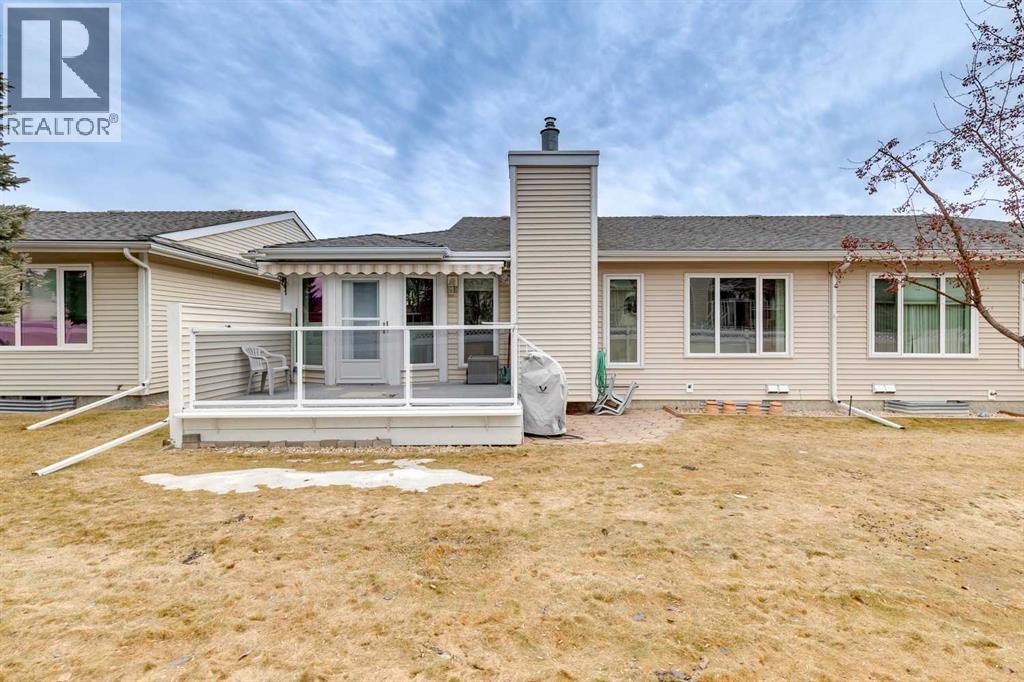 1025 Shawnee Road Sw, Calgary, AB - Outdoor