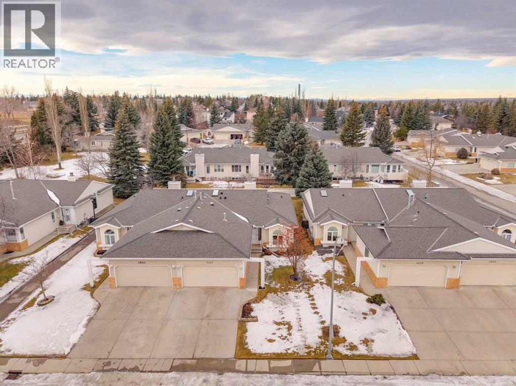 1025 Shawnee Road Sw, Calgary, AB - Outdoor With View