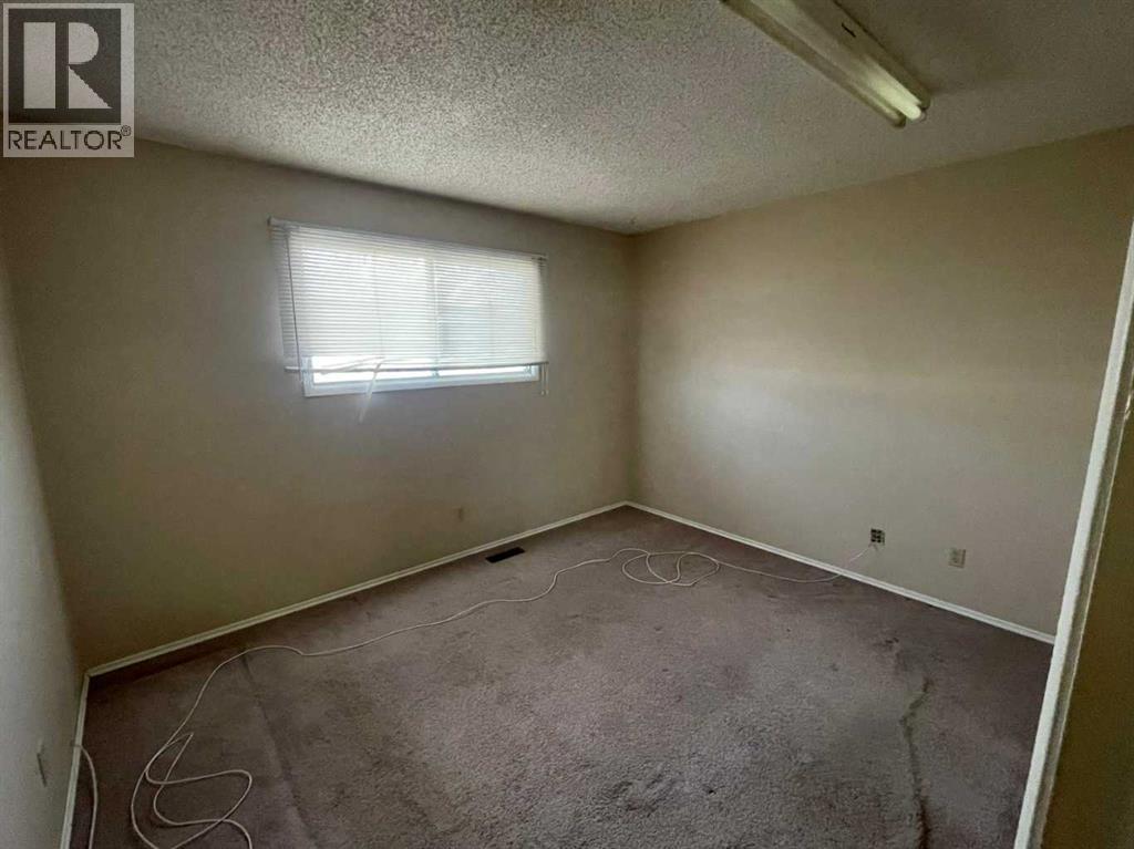 471 78 Avenue Ne, Calgary, AB - Indoor Photo Showing Other Room
