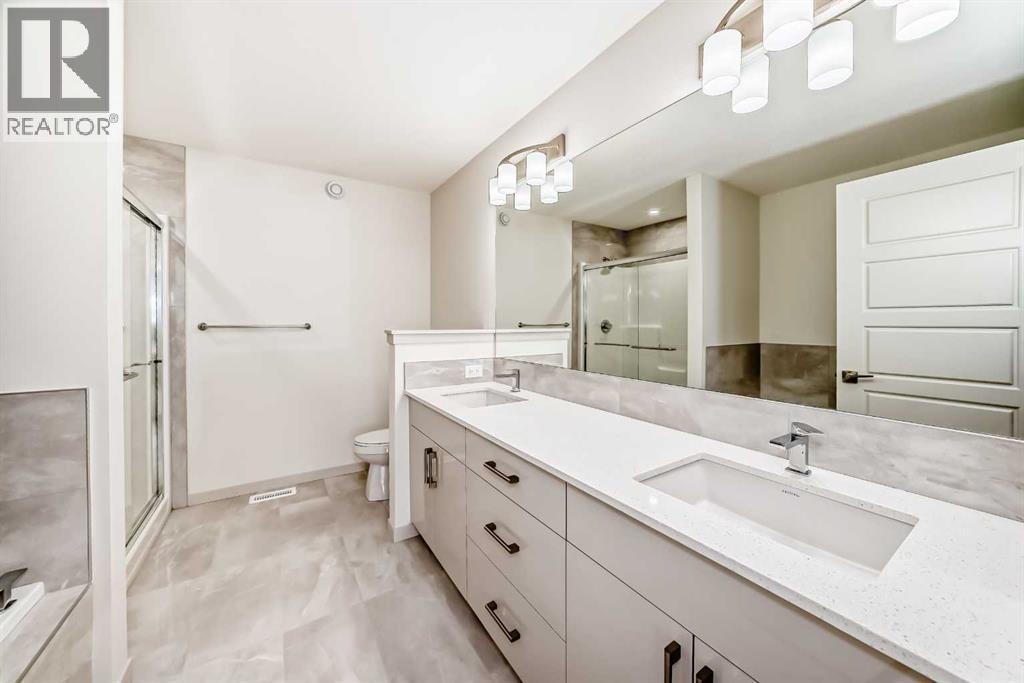 31 Lucas Passage Nw, Calgary, AB - Indoor Photo Showing Bathroom