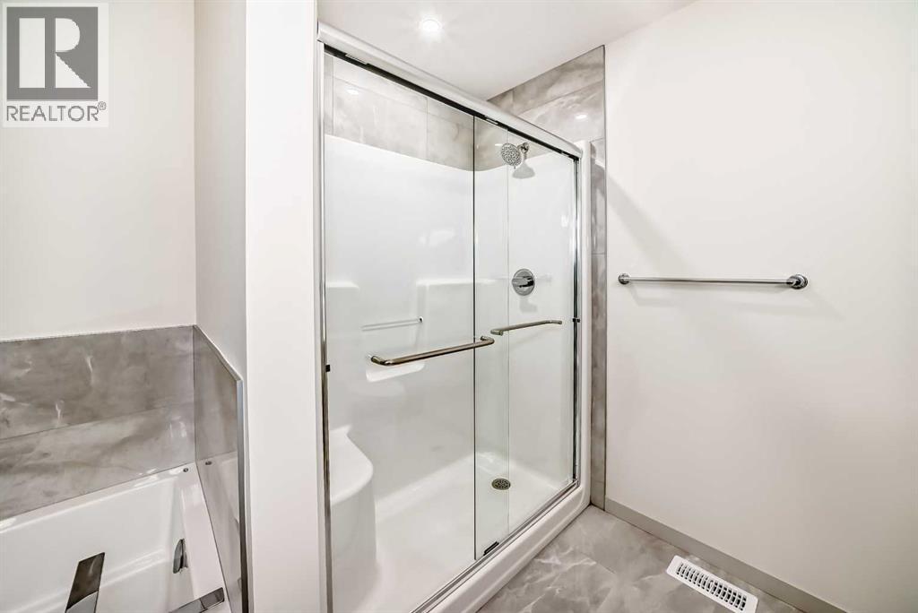 31 Lucas Passage Nw, Calgary, AB - Indoor Photo Showing Other Room