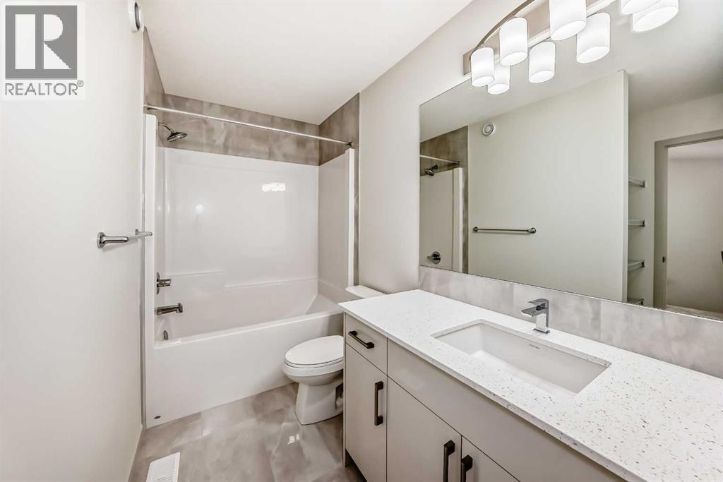 31 Lucas Passage Nw, Calgary, AB - Indoor Photo Showing Bathroom
