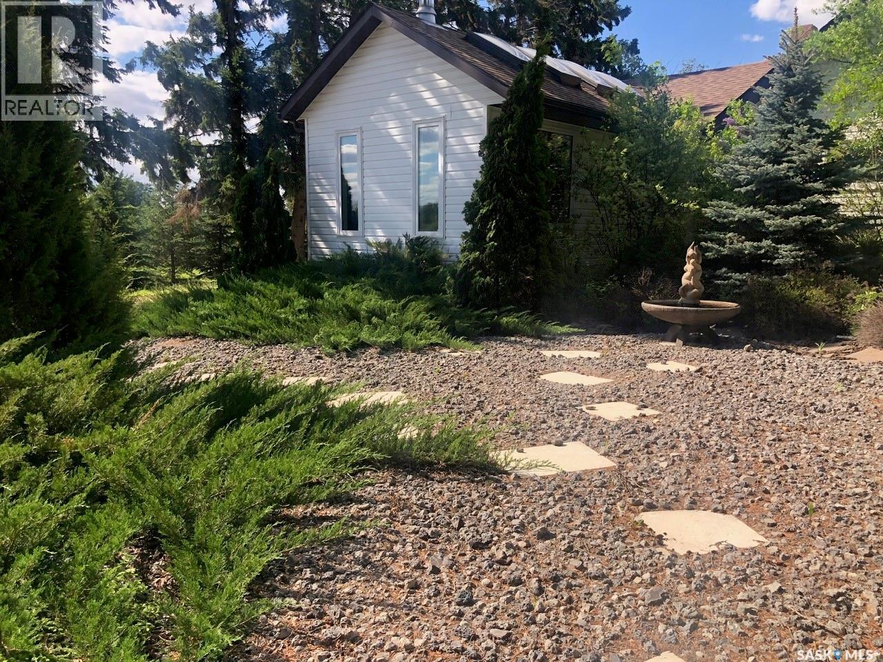 224 Service Road W, Norquay, SK