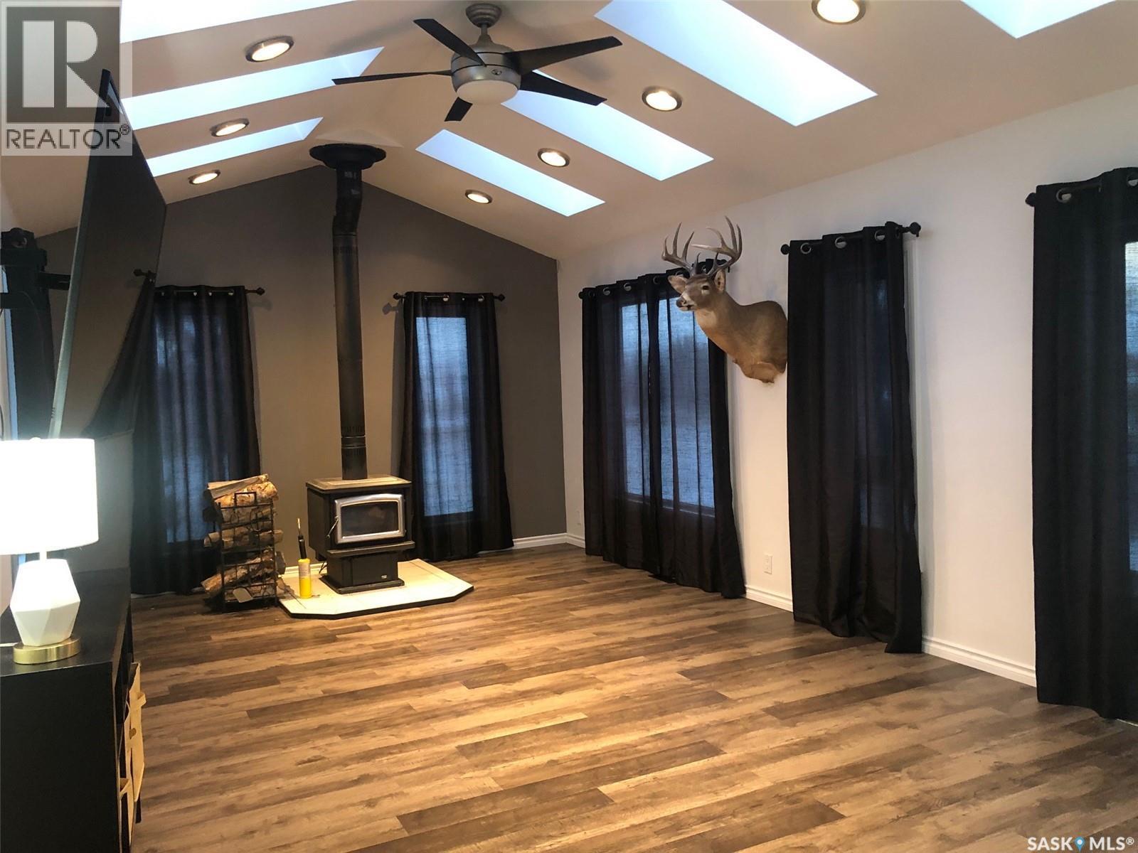 224 Service Road W, Norquay, SK - Indoor Photo Showing Other Room