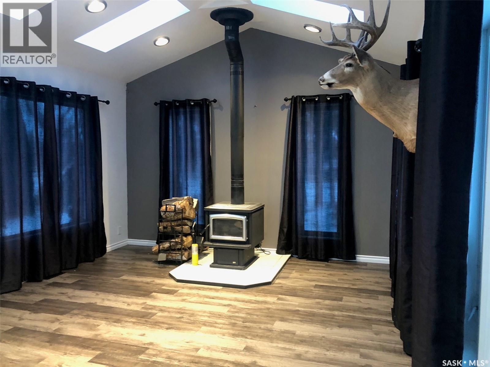 224 Service Road W, Norquay, SK - Indoor Photo Showing Other Room