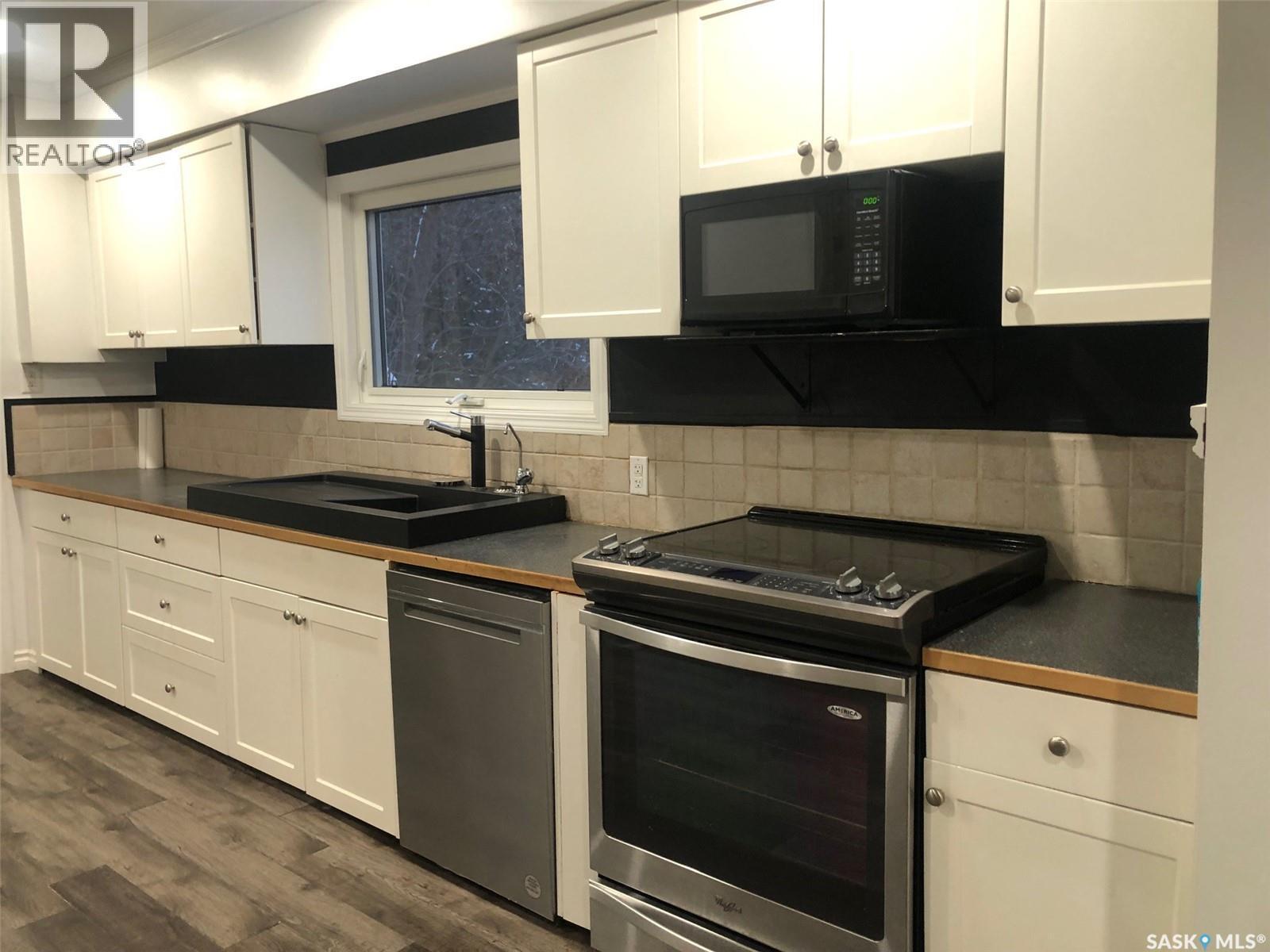 224 Service Road W, Norquay, SK - Indoor Photo Showing Kitchen With Double Sink