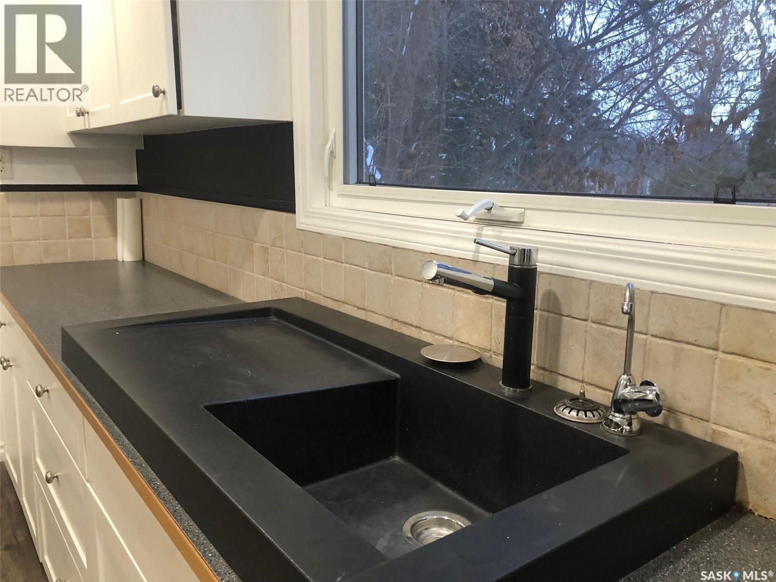 224 Service Road W, Norquay, SK - Indoor Photo Showing Kitchen