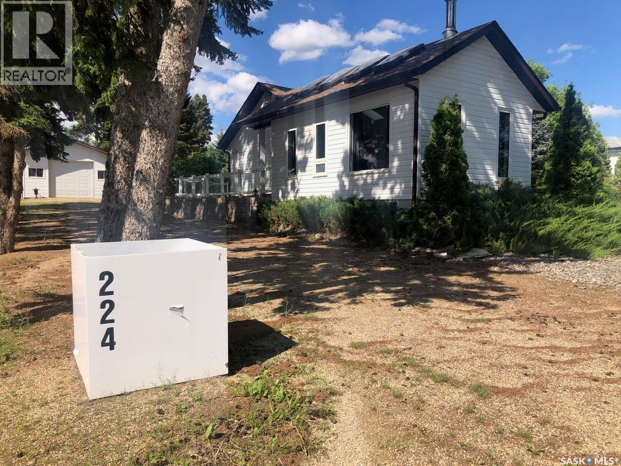 224 Service Road W, Norquay, SK
