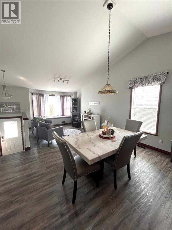 223 15 Street E, Brooks, AB - Indoor Photo Showing Dining Room