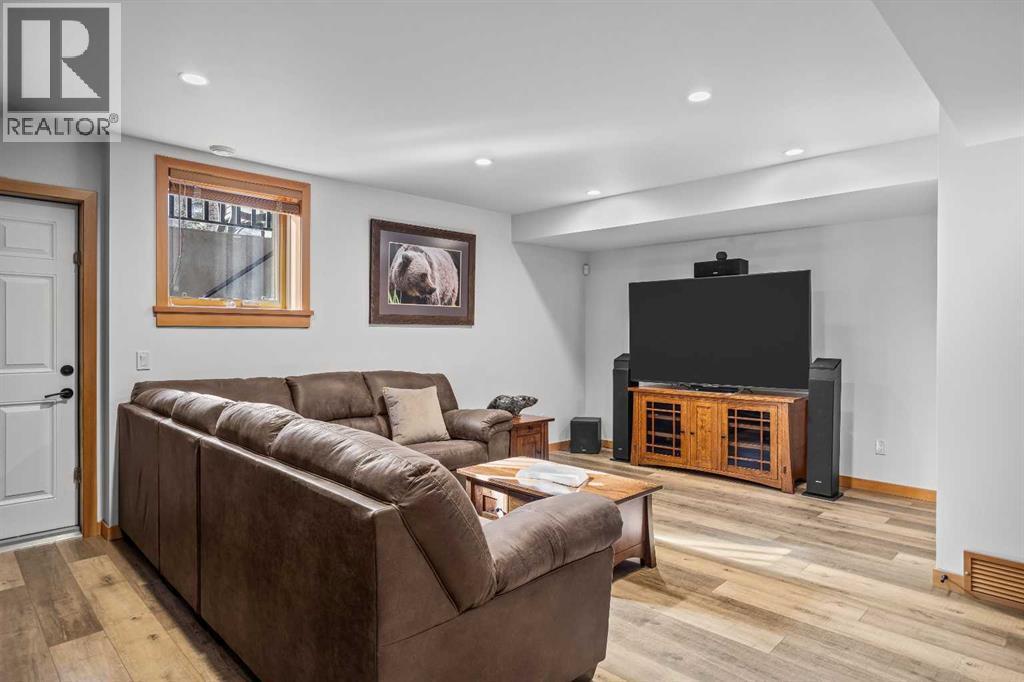 7 Creekside Mews, Canmore, AB - Indoor Photo Showing Living Room