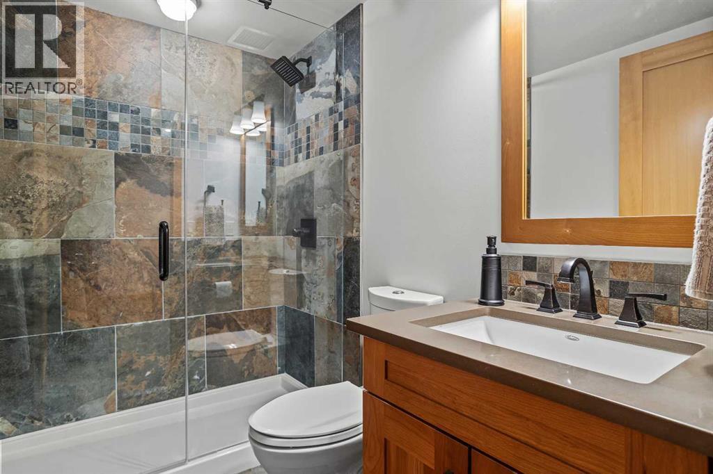 7 Creekside Mews, Canmore, AB - Indoor Photo Showing Bathroom
