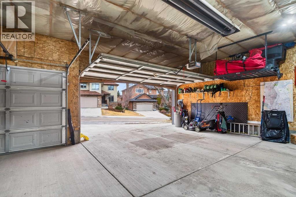 69 Elkton Way Sw, Calgary, AB - Indoor Photo Showing Garage