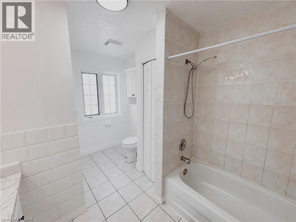 303 Bankside Drive, Kitchener, ON - Indoor Photo Showing Bathroom