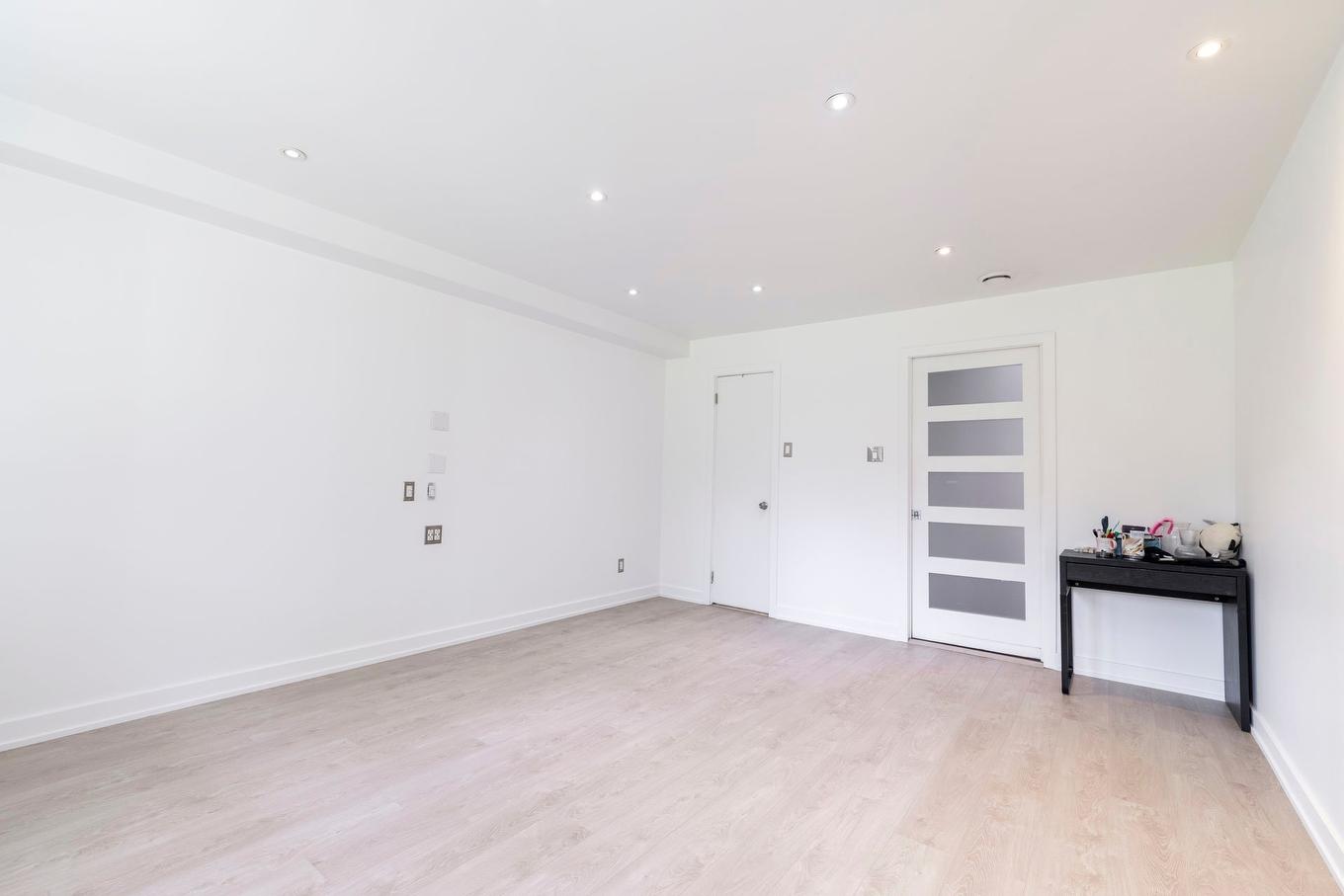 Den - 2490 Rue Major, Montréal (Saint-Laurent), QC - Indoor Photo Showing Other Room