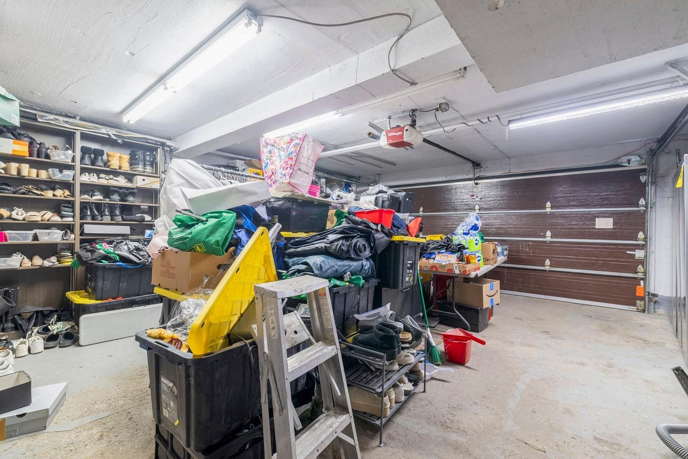 Garage - 2490 Rue Major, Montréal (Saint-Laurent), QC - Indoor Photo Showing Garage