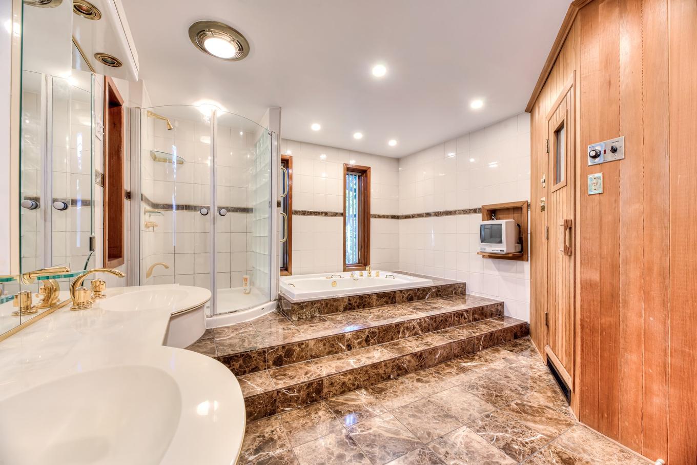 Salle de bains attenante à la CCP - 5782 Rue Fleet, Hampstead, QC - Indoor Photo Showing Bathroom