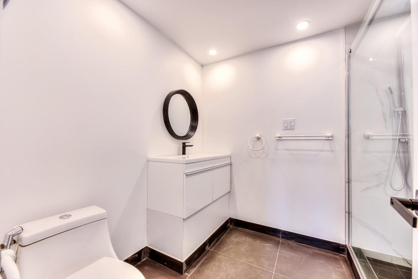 Salle de bains attenante à la CCP - 5782 Rue Fleet, Hampstead, QC - Indoor Photo Showing Bathroom