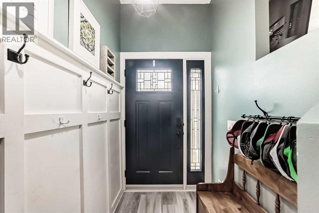 front entry - 12 Taraglen Road Ne, Calgary, AB - Indoor Photo Showing Other Room