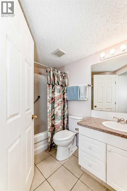 111, 6900 Hunterview Drive Nw, Calgary, AB - Indoor Photo Showing Bathroom