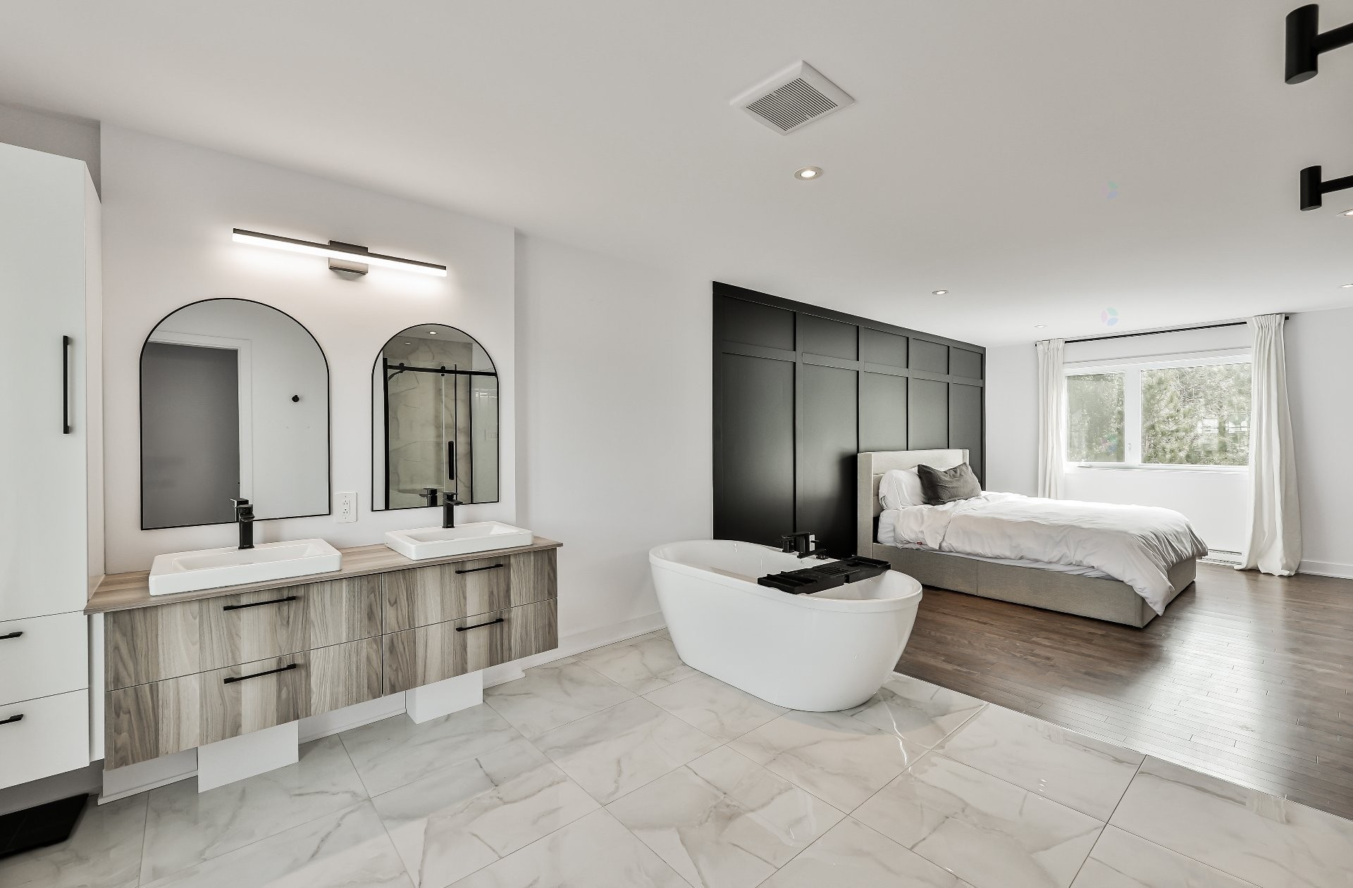 Master Bathroom - Rue Du Faubourg, Saint-Jérôme, QC - Indoor Photo Showing Bedroom