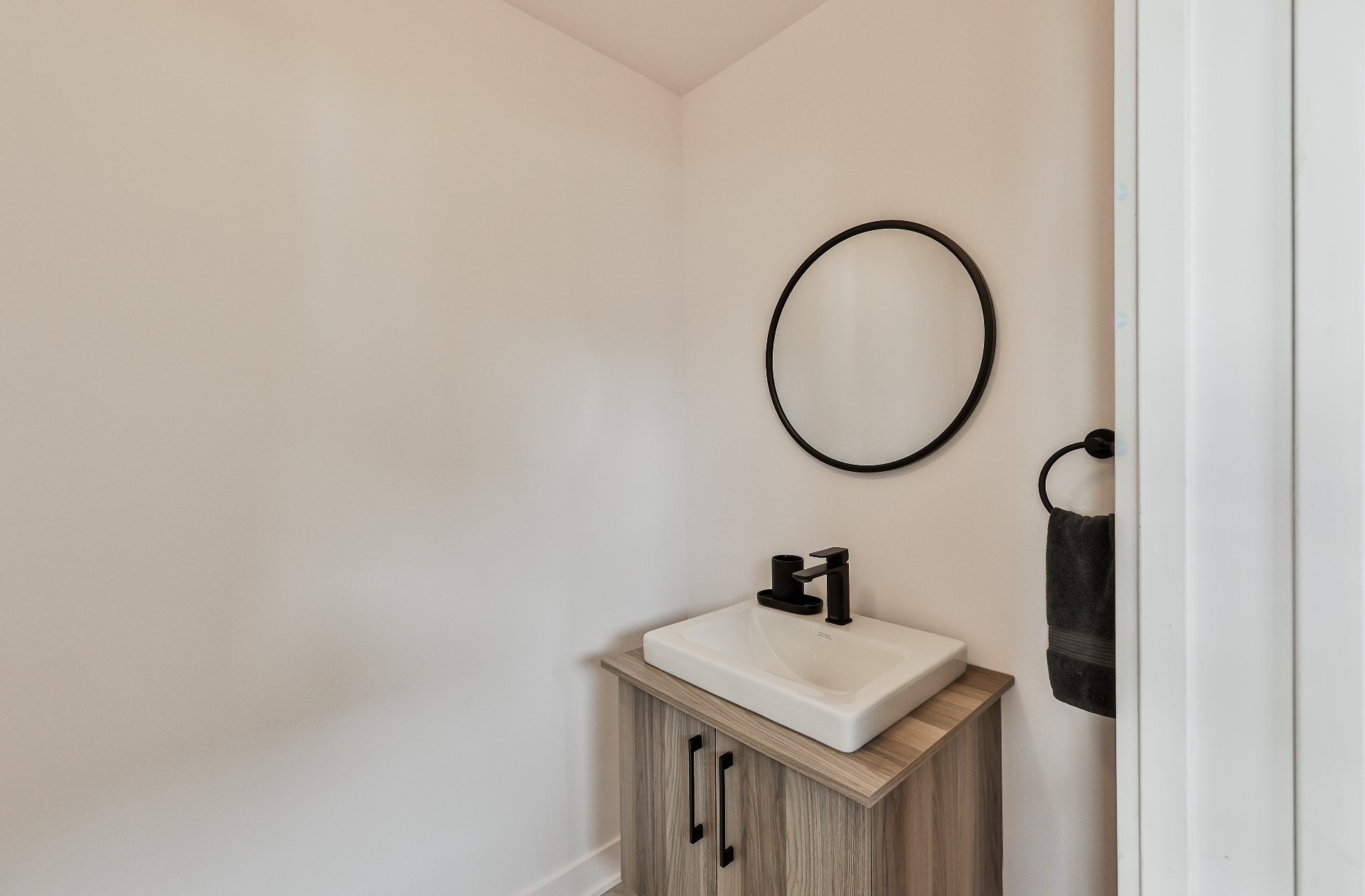 Powder room - Rue Du Faubourg, Saint-Jérôme, QC - Indoor Photo Showing Other Room