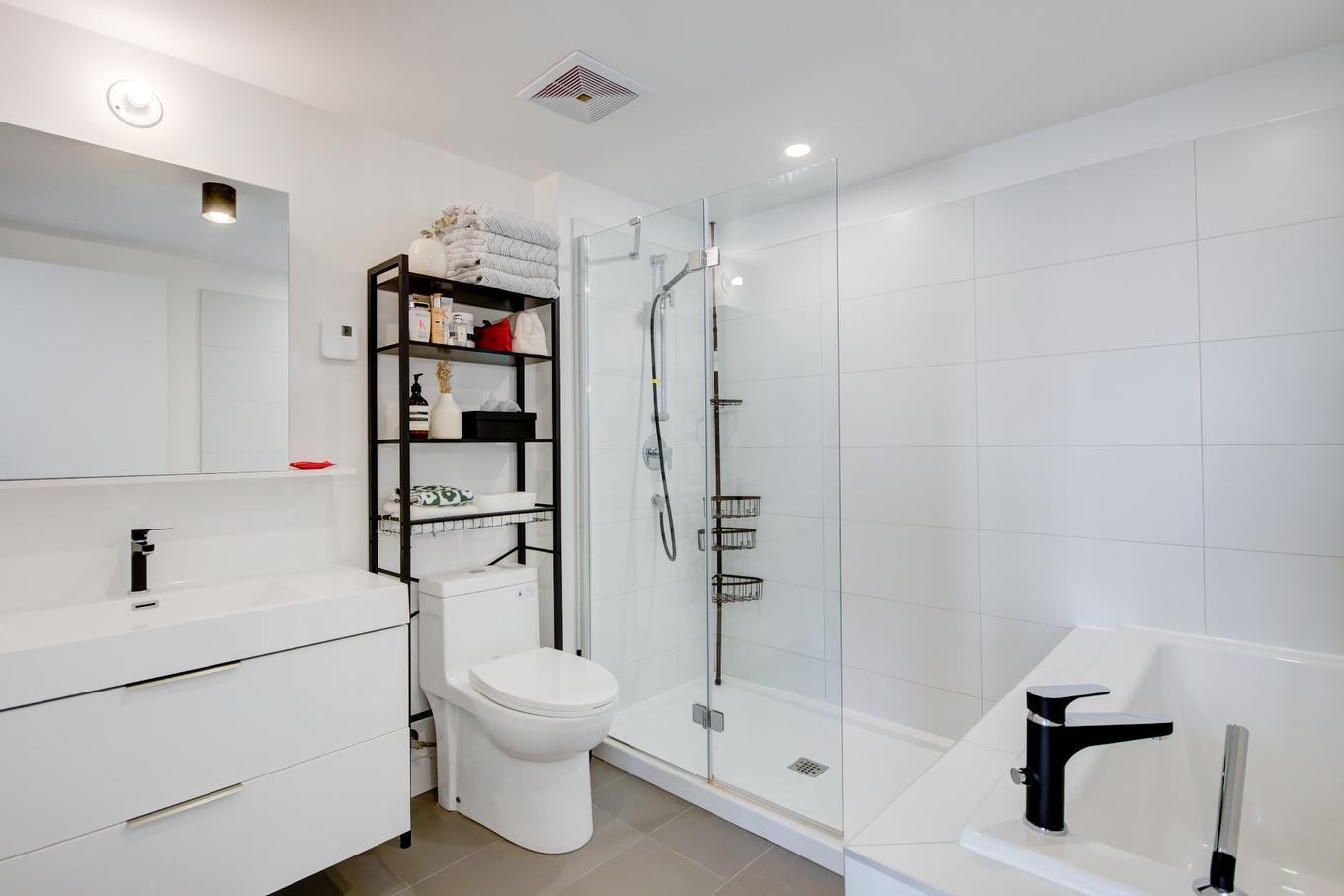 Salle de bains - 510-75 Rue De Castelnau O., Montréal (Villeray/Saint-Michel/Parc-Extension), QC - Indoor Photo Showing Bathroom