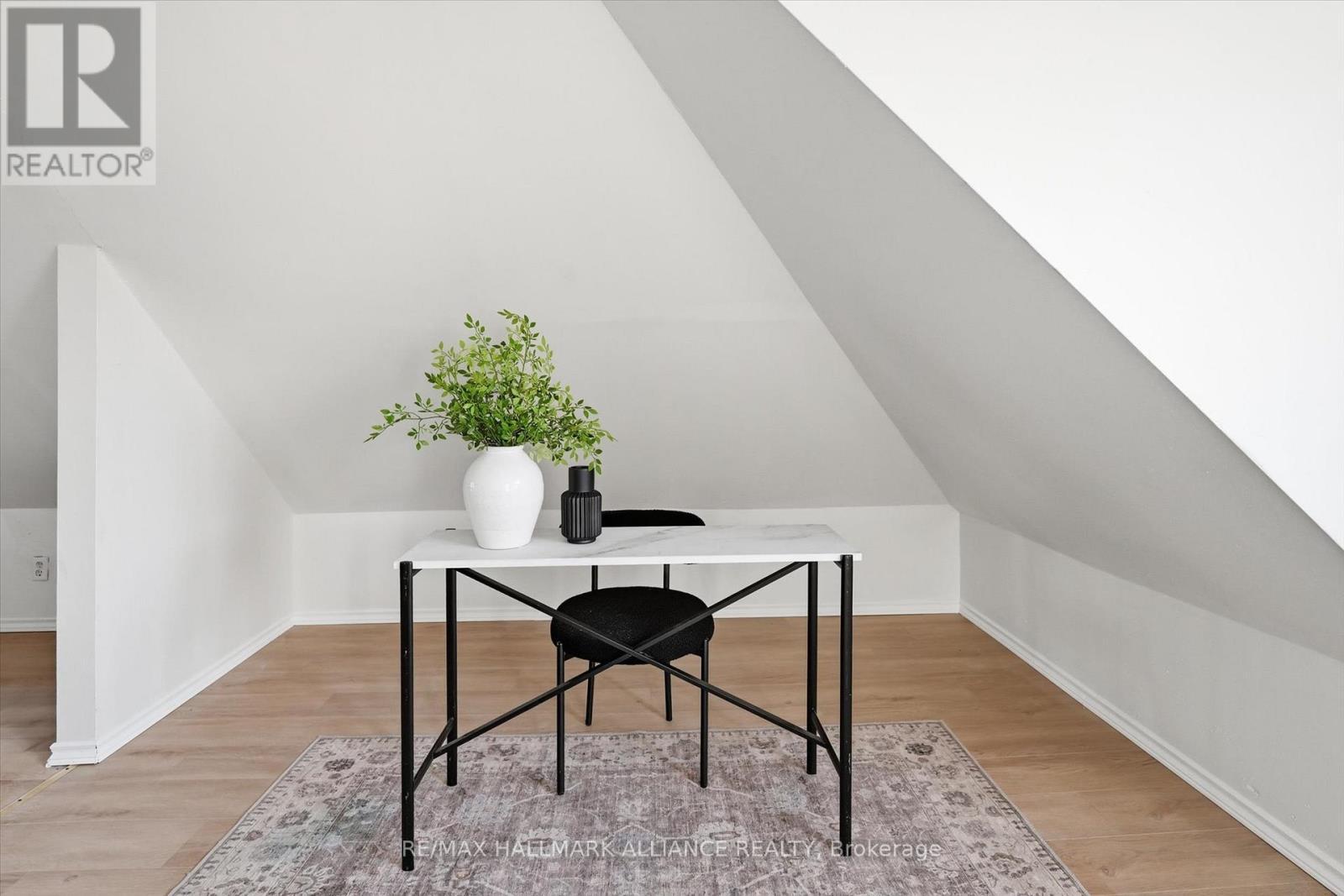 447 Wentworth Street N, Hamilton, ON - Indoor Photo Showing Office