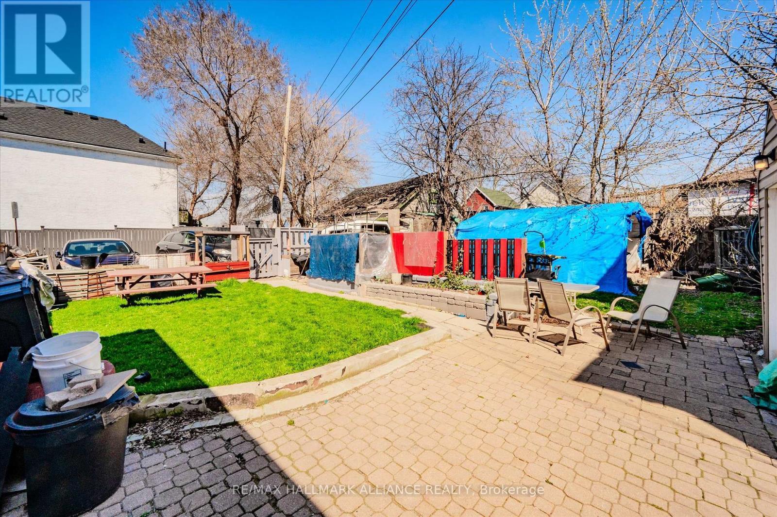 447 Wentworth Street N, Hamilton, ON - Outdoor