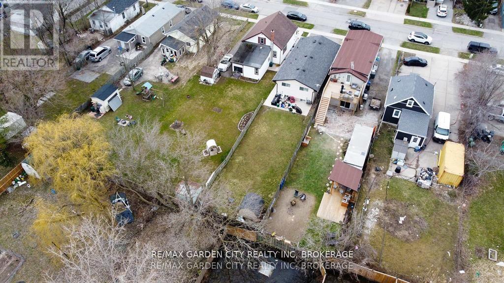 9 Churchill Street, St. Catharines (Western Hill), ON - With View