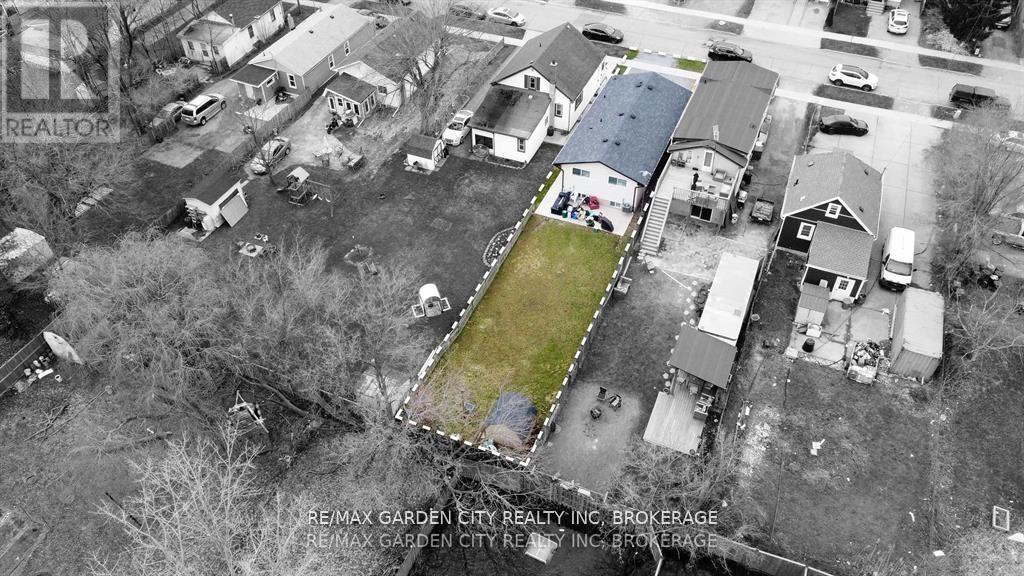 9 Churchill Street, St. Catharines (Western Hill), ON -