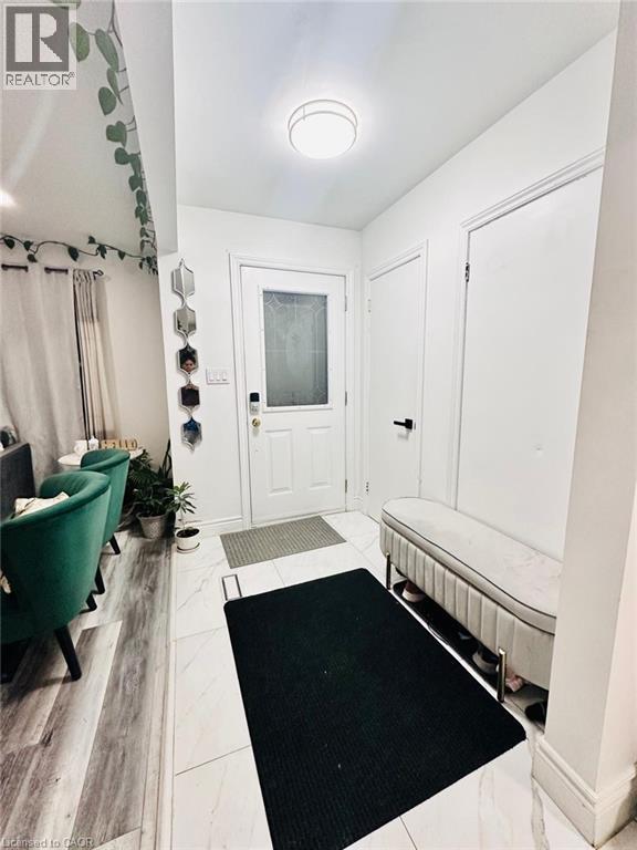 878 Upper Ottawa Street, Hamilton, ON - Indoor Photo Showing Other Room