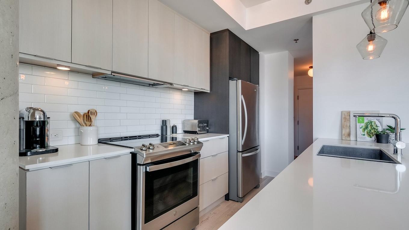 Cuisine - 401-3900 Rue Marcel-Pepin, Montréal (Rosemont/La Petite-Patrie), QC - Indoor Photo Showing Kitchen