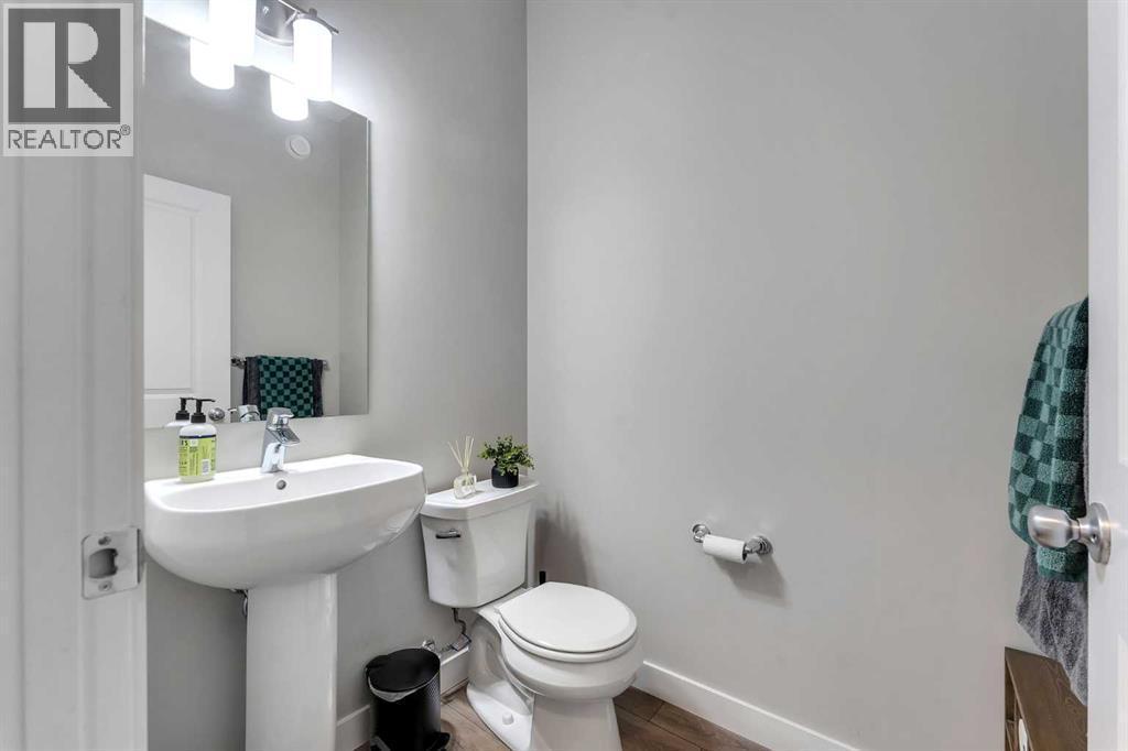 39 Savanna Way Ne, Calgary, AB - Indoor Photo Showing Bathroom