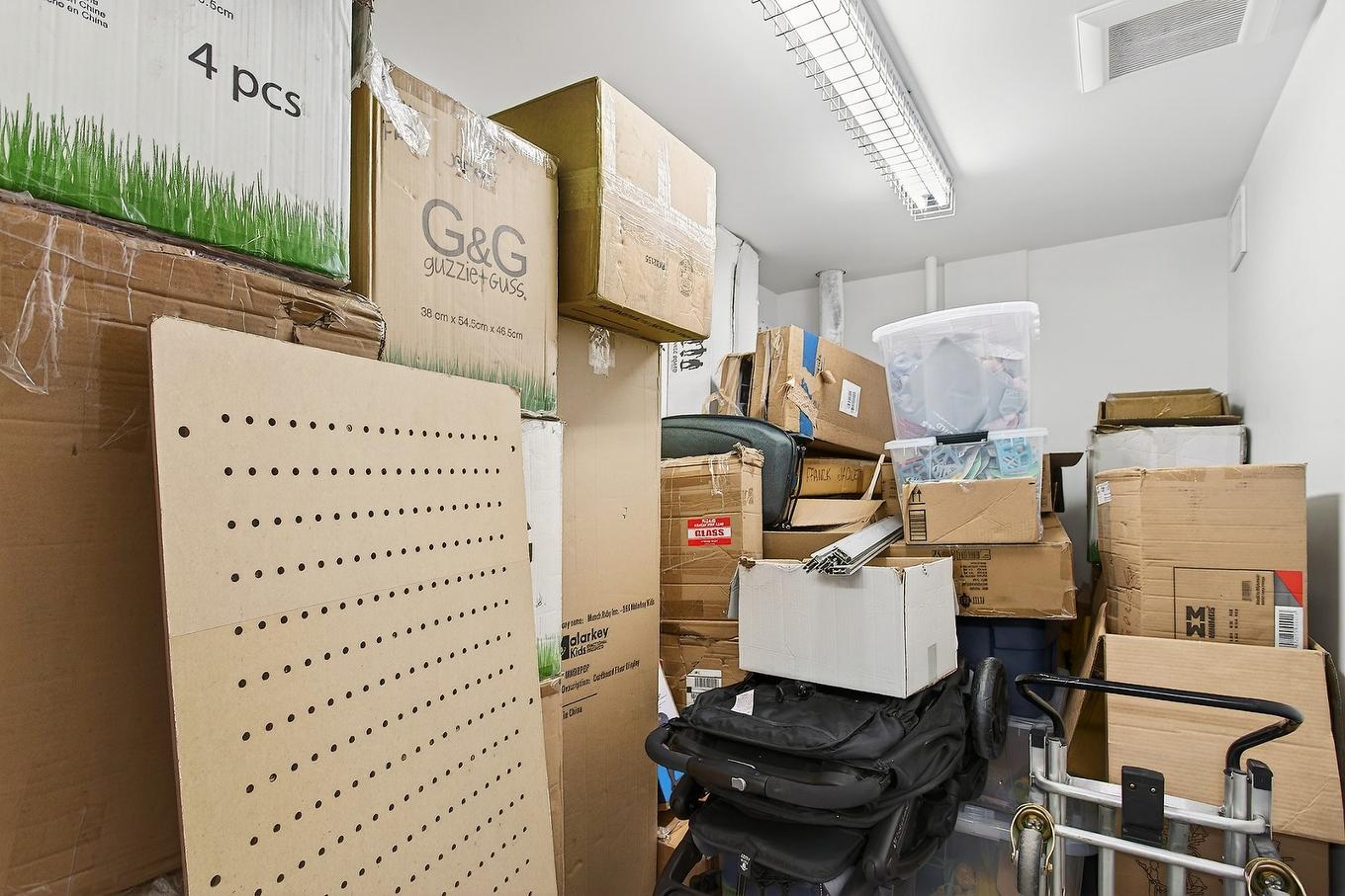 Storage - 5824 Av. Louis-Hébert, Montréal (Rosemont/La Petite-Patrie), QC - Indoor Photo Showing Other Room