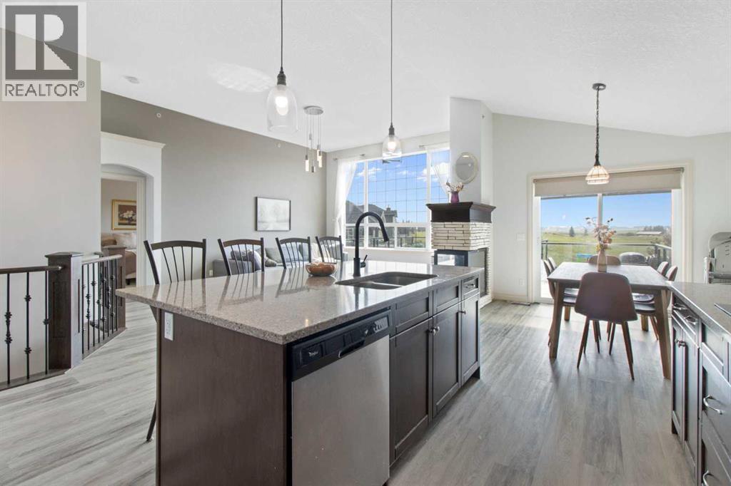 11 Muirfield Close, Lyalta, AB - Indoor Photo Showing Kitchen With Double Sink With Upgraded Kitchen